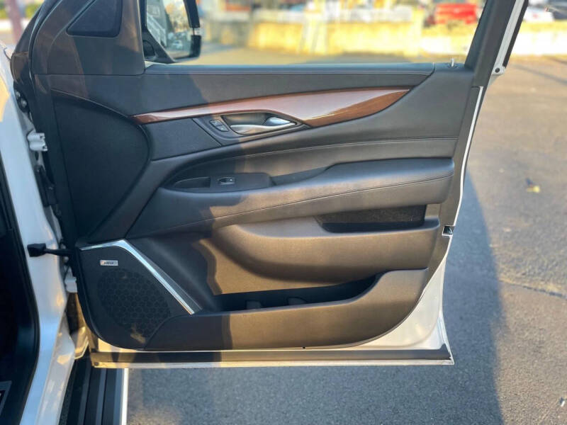 2017 Cadillac Escalade Premium Luxury