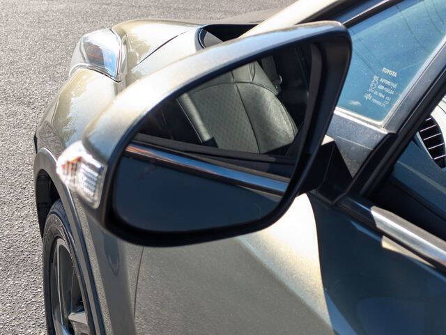 2021 Toyota C-HR XLE