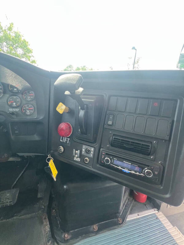 2018 International 24 passenger Shuttle Bus