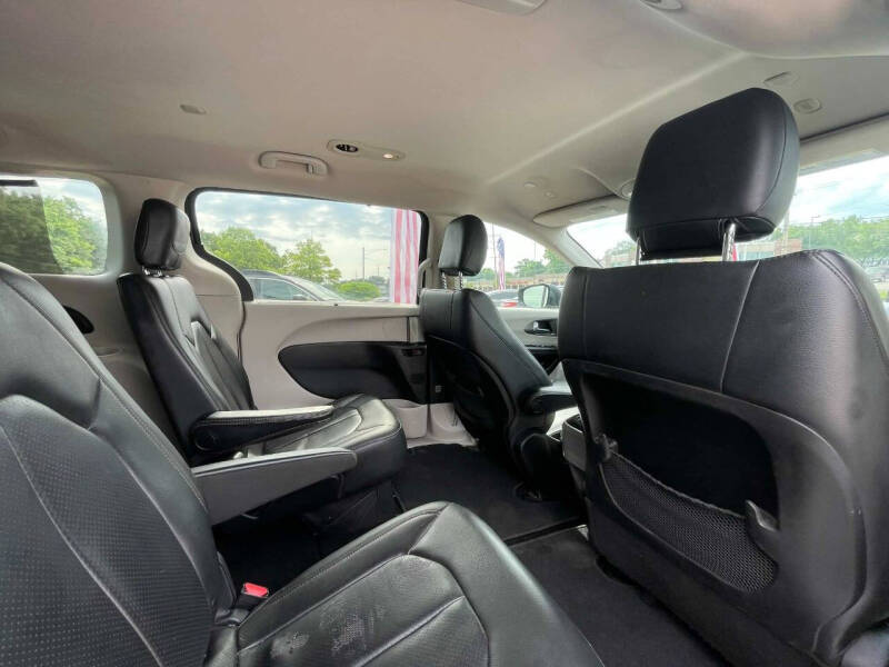 2020 Chrysler Pacifica Touring L
