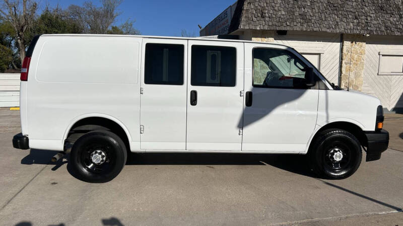 2022 Chevrolet Express 2500