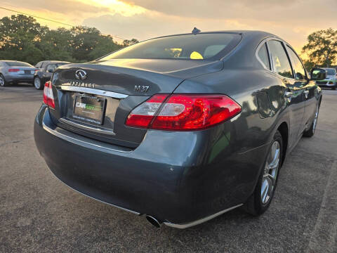 2012 Infiniti M37