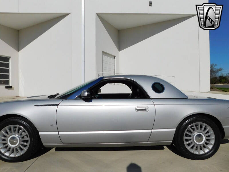 2004 Ford Thunderbird Deluxe
