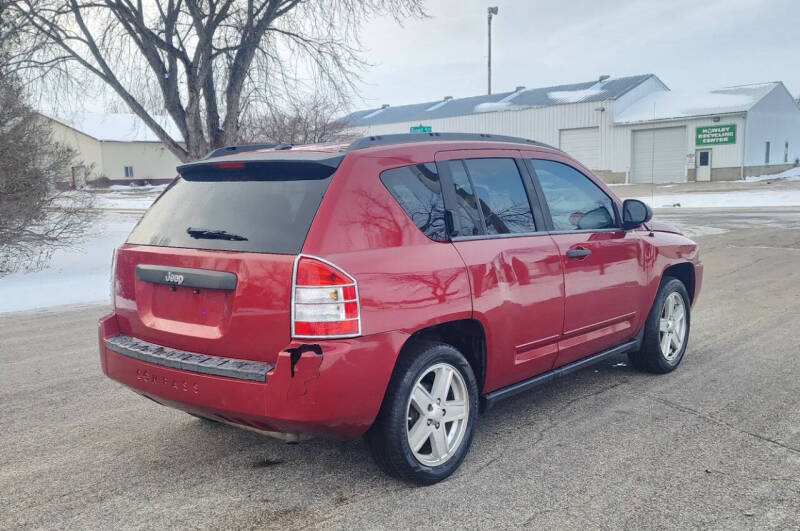 2009 Jeep Compass Sport photo 9