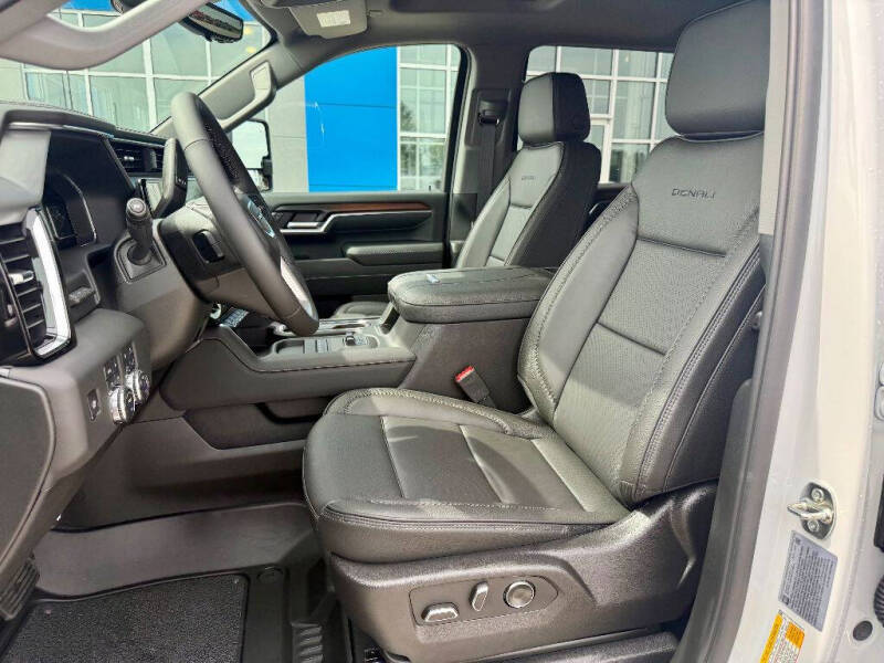 2025 GMC Sierra 3500HD