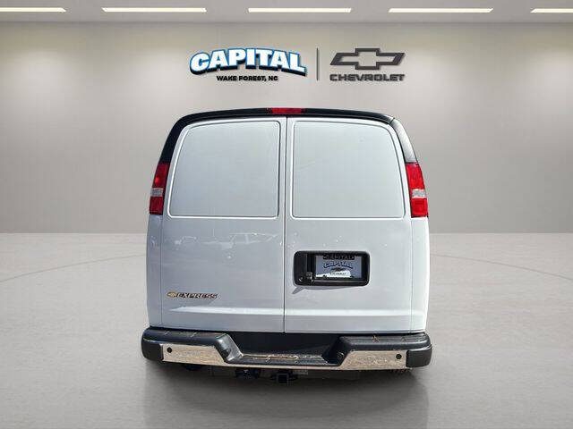 2025 Chevrolet Express 2500