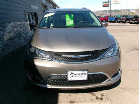 2017 Chrysler Pacifica Touring-L Plus