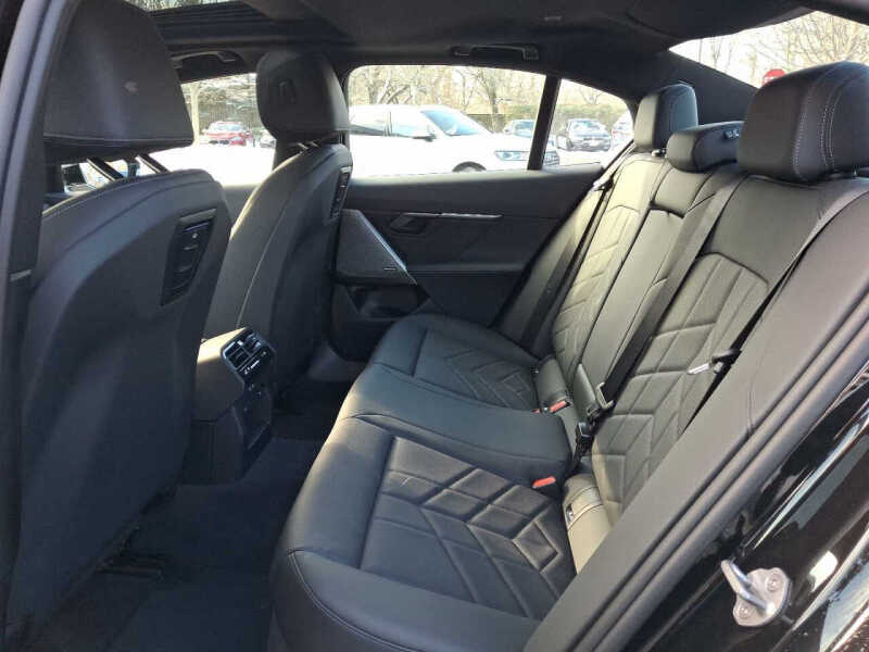 2024 BMW i5 eDrive40