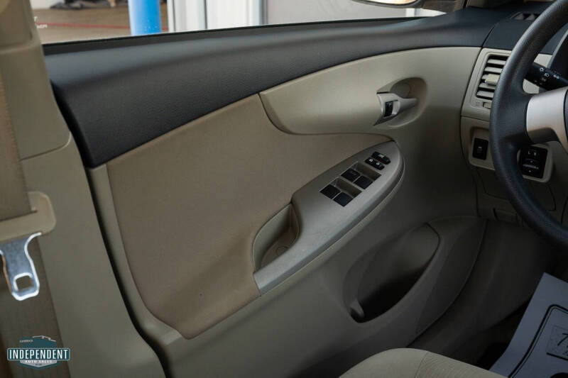 2011 Toyota Corolla LE