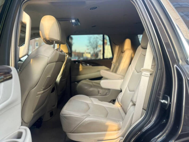 2015 Cadillac Escalade Luxury