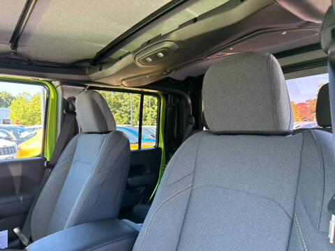 2025 Jeep Gladiator Sport S