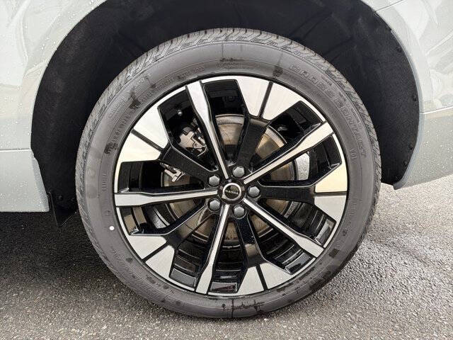 2026 Volvo XC60 T8 Plus