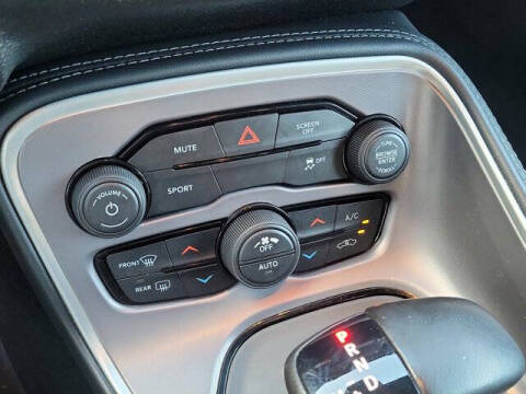 2022 Dodge Challenger SXT