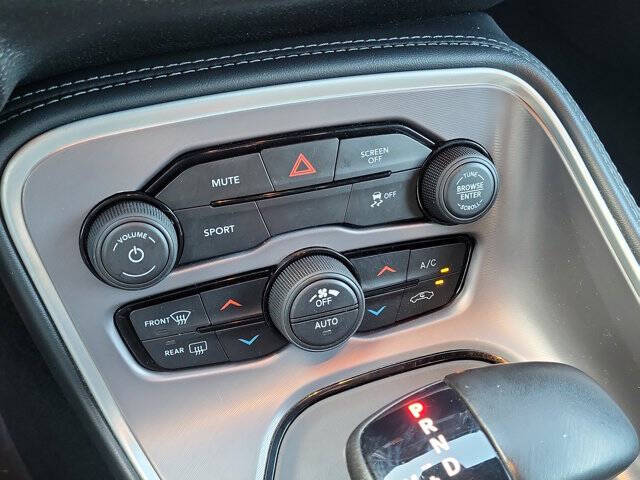 2022 Dodge Challenger SXT