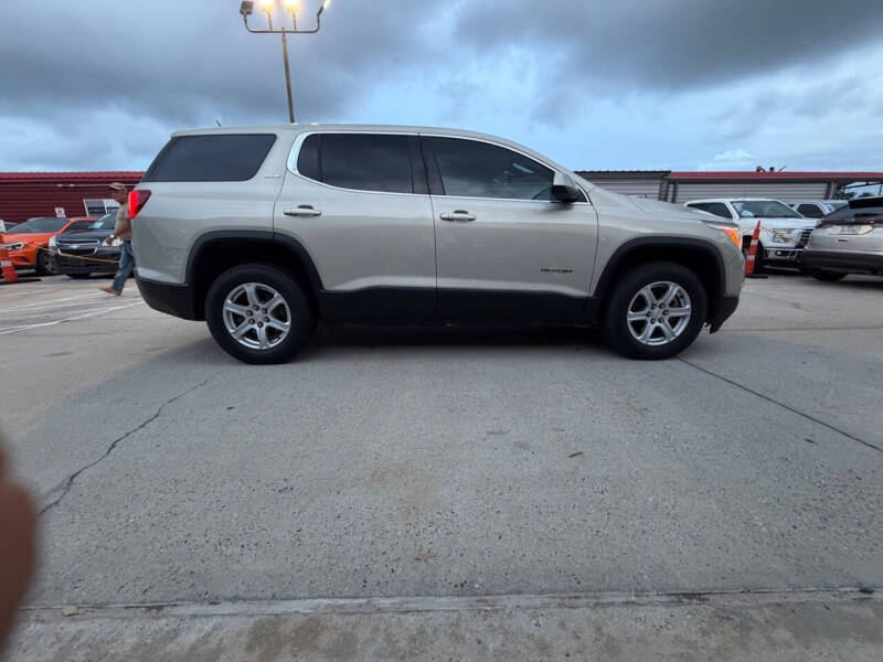 2017 GMC Acadia SLE-1
