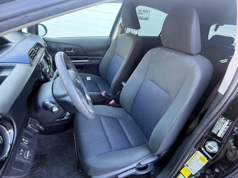 2016 Toyota Prius c Two