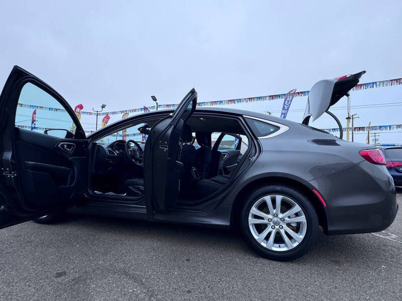 2015 Chrysler 200 Limited