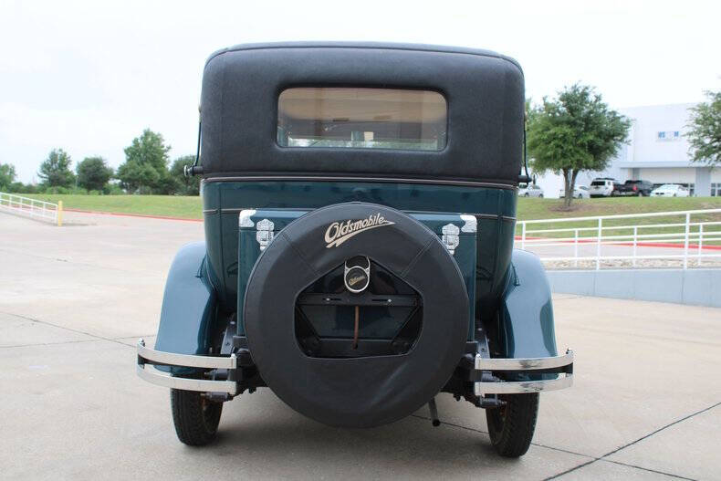 1927 Oldsmobile Sedan