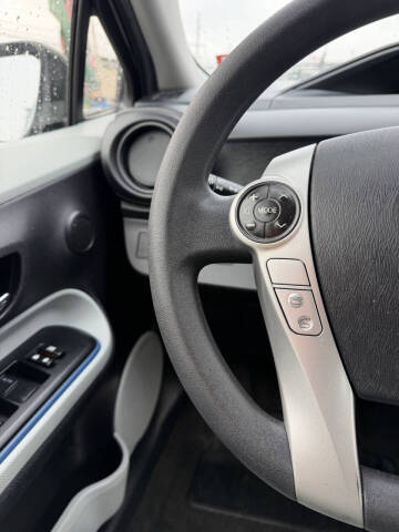 2013 Toyota Prius c One