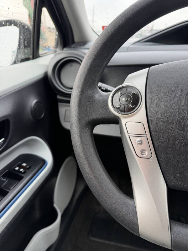 2013 Toyota Prius c One