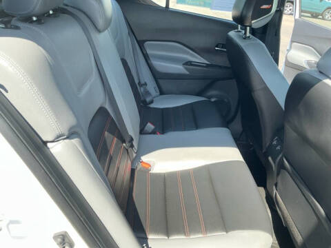 2021 Nissan Kicks SR