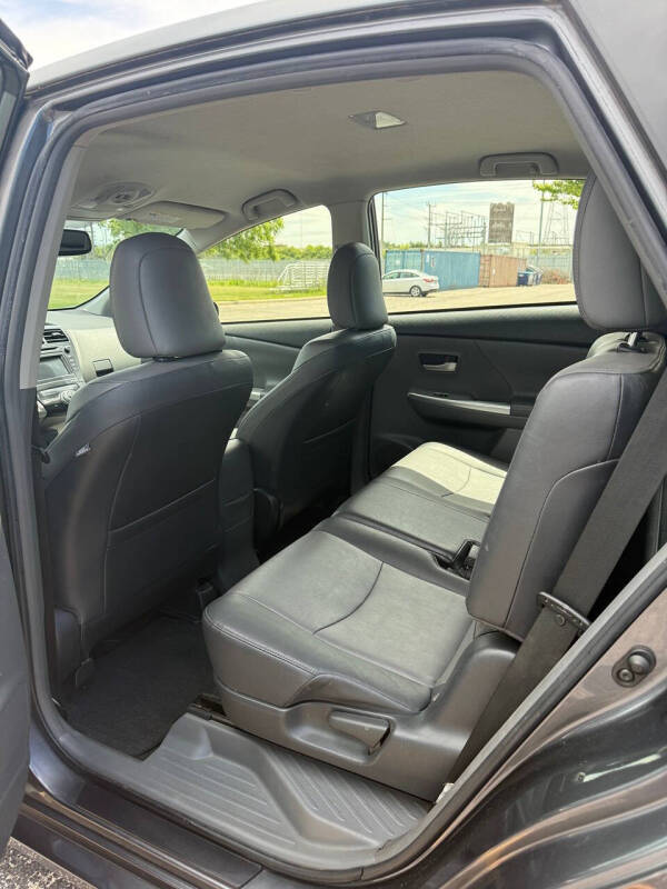 2012 Toyota Prius v Five