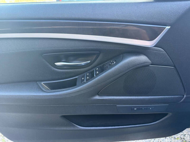 2015 BMW 5 Series 528i