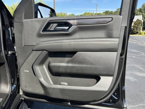 2025 GMC Yukon Elevation