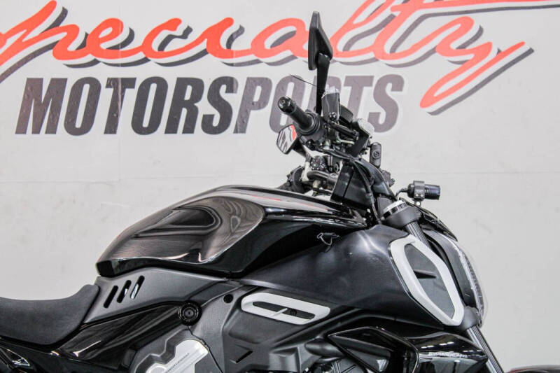 2023 Ducati Diavel V4