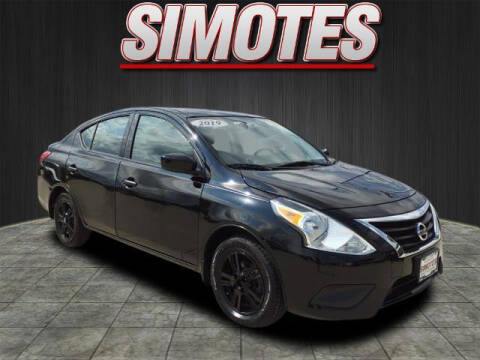 2019 Nissan Versa for sale at SIMOTES MOTORS in Minooka IL