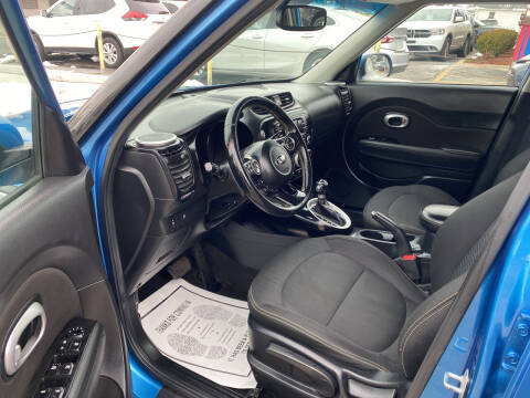 2016 Kia Soul +