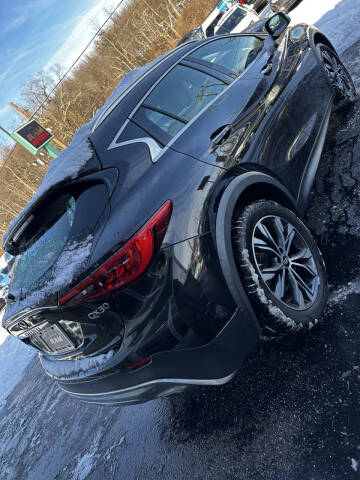 2017 Infiniti QX30 Premium