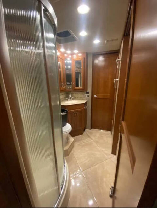 2015 Fleetwood RV Discovery 40G