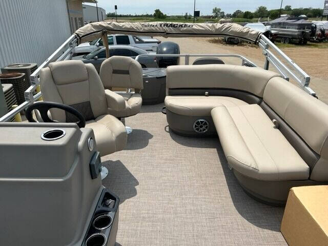 2025 Sun Tracker Bass Buggy 18 DLX