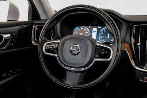 2020 Volvo S60 T5 Momentum