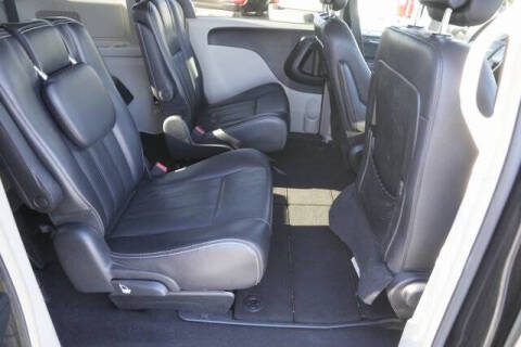 2012 Chrysler Town and Country Touring