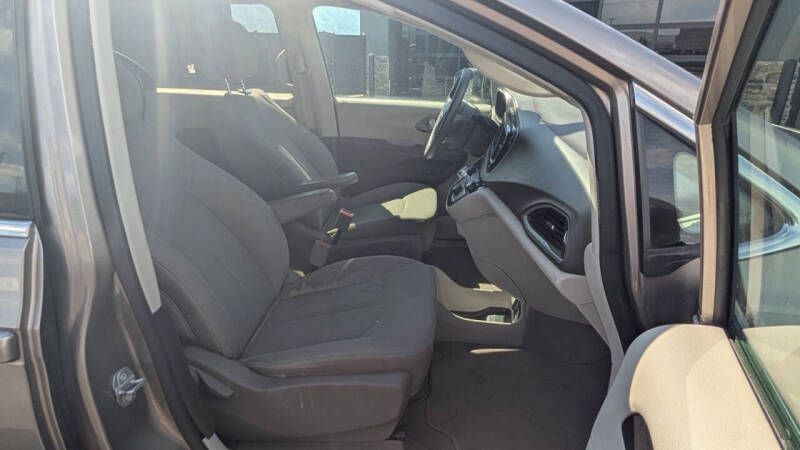 2018 Chrysler Pacifica LX