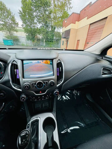 2017 Chevrolet Cruze LT Auto