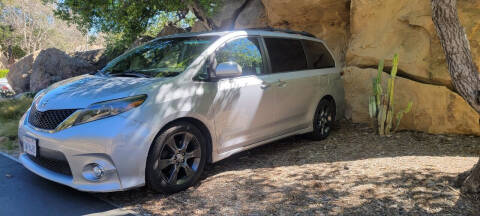 2015 Toyota Sienna SE Premium 8-Passenger