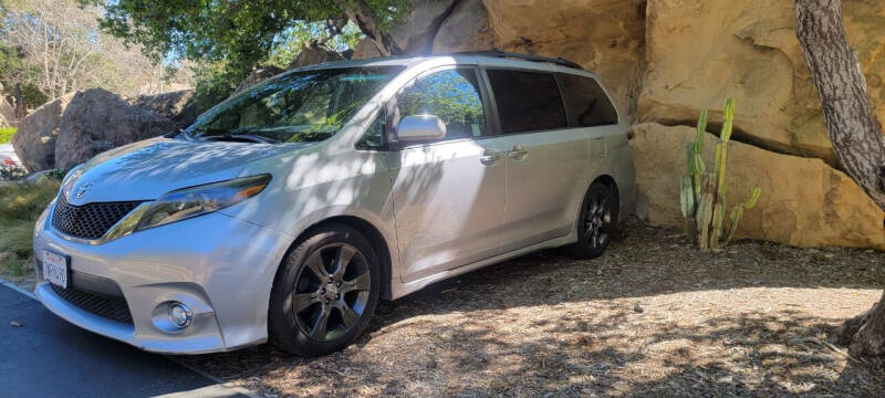 2015 Toyota Sienna SE Premium 8-Passenger