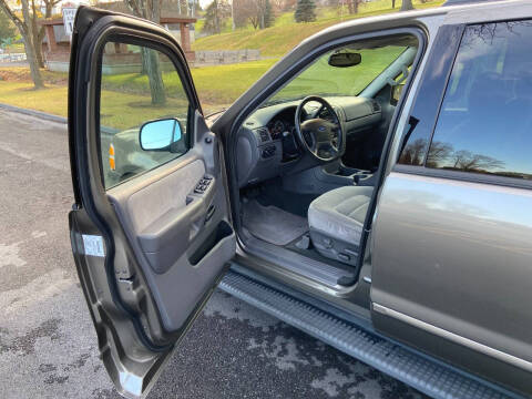 2005 Ford Explorer XLT