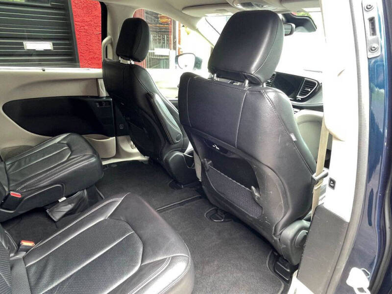 2022 Chrysler Pacifica Touring L