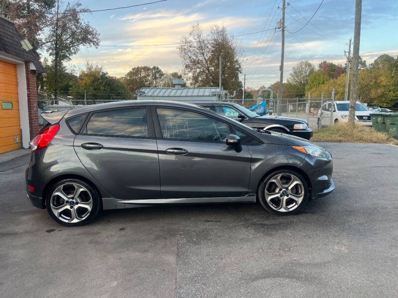 2017 Ford Fiesta ST photo 21