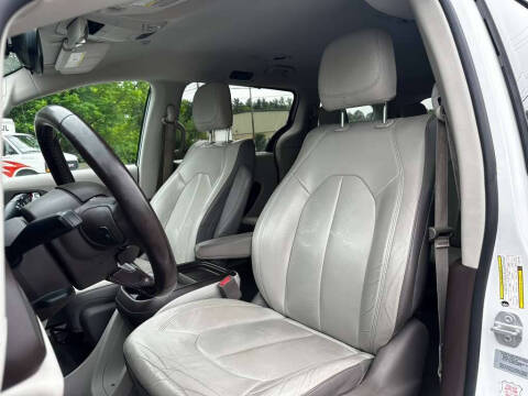 2017 Chrysler Pacifica Touring-L