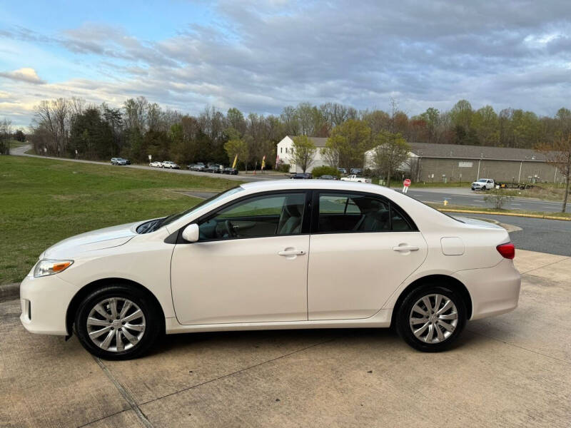 2012 Toyota Corolla LE photo 14