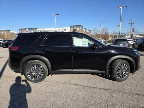 2025 Nissan Pathfinder SL