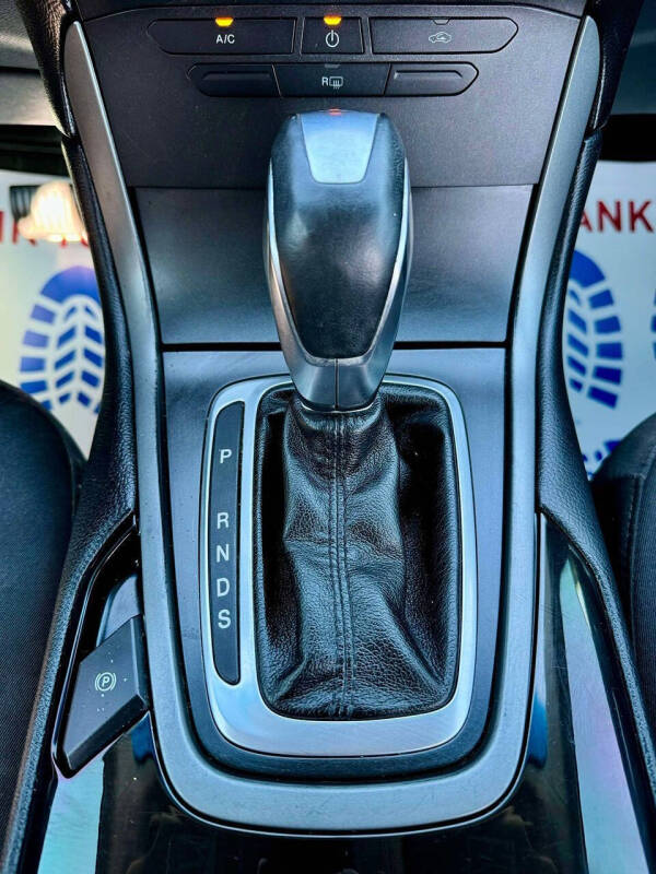 2015 Ford Edge SE