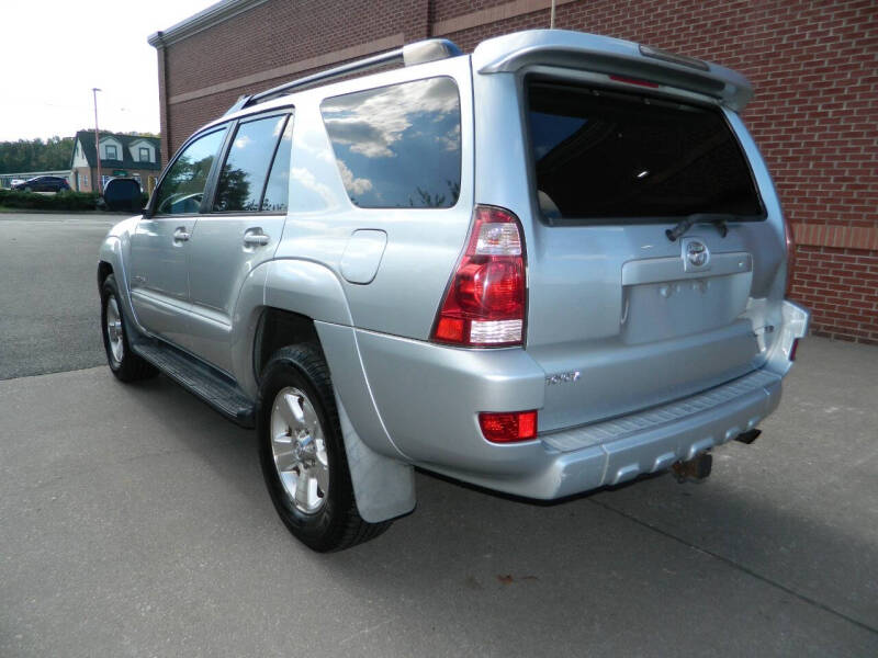 2004 Toyota 4Runner SR5 photo 4