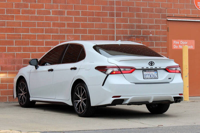 2022 Toyota Camry SE