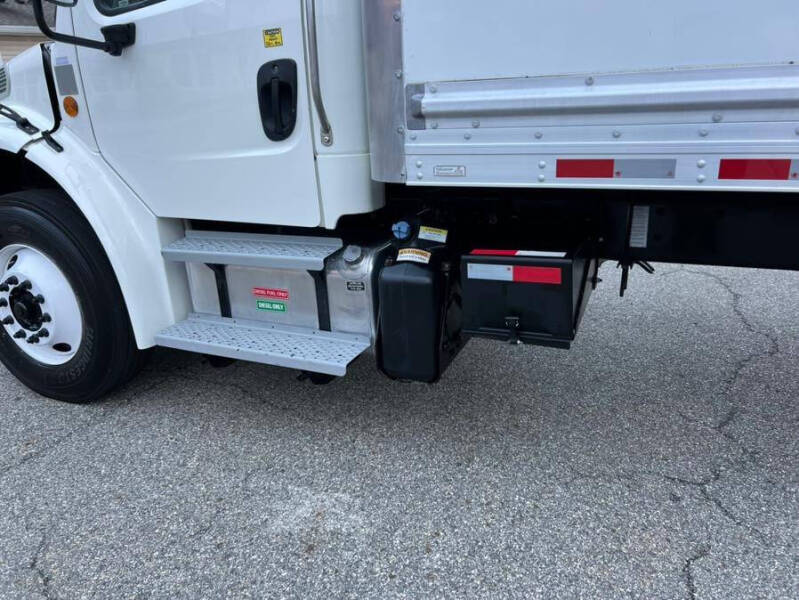 2020 Freightliner M2 106